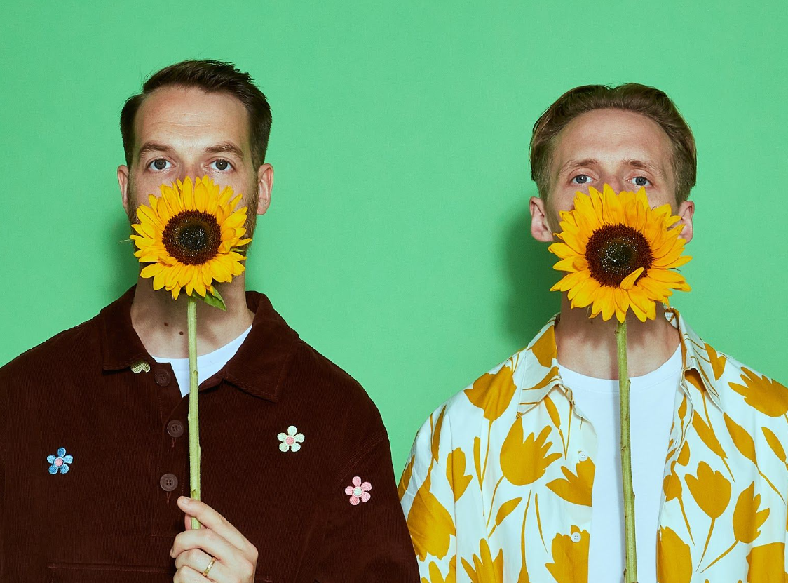 Makna Dari Lagu Location Unknown – Honne, Beka