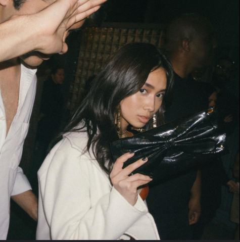 Makna Lagu Lowkey – NIKI