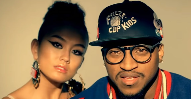 Makna Lagu Coke Bottle – Agnez Mo